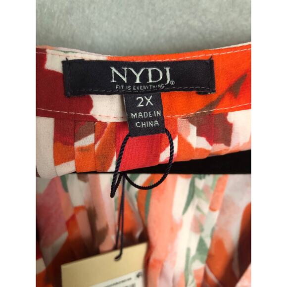 NYDJ Women's 1X Pin Tuck Floral Blouse in Utopia NEW - Picture 2 of 9